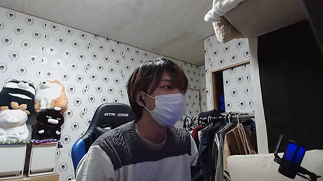 Snapshot of pychan chatting on February 23, 1:42 pm pychan online show from February 23, 1:42 pm