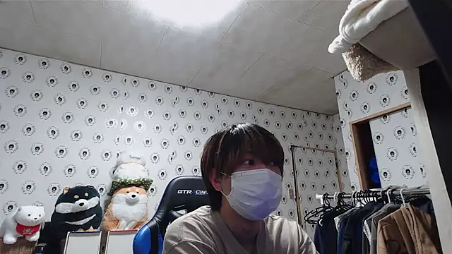 Snapshot of pychan chatting on March 10, 1:54 pm pychan online show from March 10, 1:54 pm