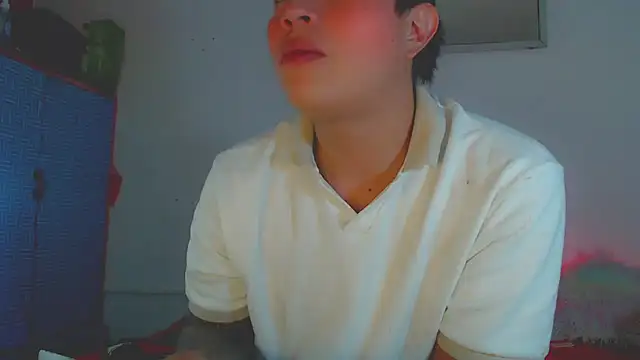 Snapshot of BombonRose1 chatting on October 29, 12:24 am BombonRose1 online show from October 29, 12:24 am