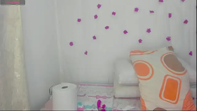 Snapshot of moana_taylor chatting on October 2, 10:11 am moana taylor online show from October 2, 10:11 am