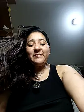 Snapshot of Gatubela212 chatting on November 14, 4:44 am Gatubela212 online show from November 14, 4:44 am