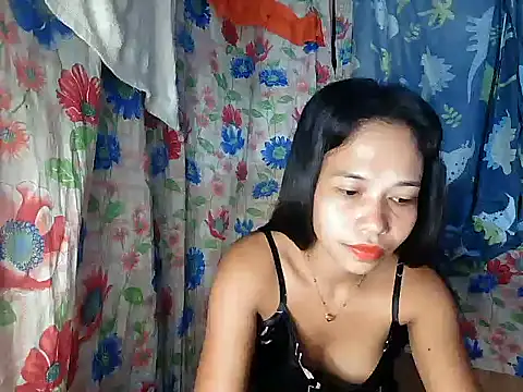 Snapshot of PinaySkinnyGirl chatting on December 15, 9:19 pm PinaySkinnyGirl online show from December 15, 9:19 pm