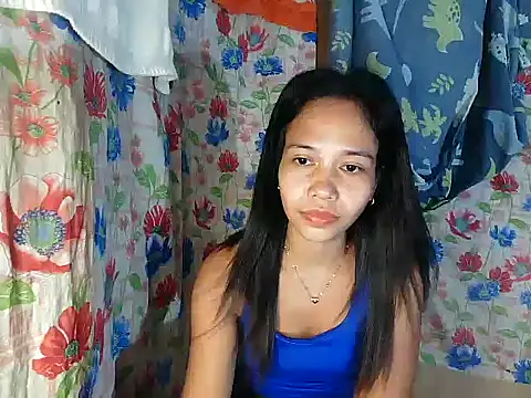 Snapshot of PinaySkinnyGirl chatting on December 18, 9:48 am PinaySkinnyGirl online show from December 18, 9:48 am