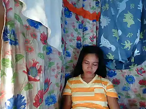 Snapshot of PinaySkinnyGirl chatting on January 7, 9:01 am PinaySkinnyGirl online show from January 7, 9:01 am