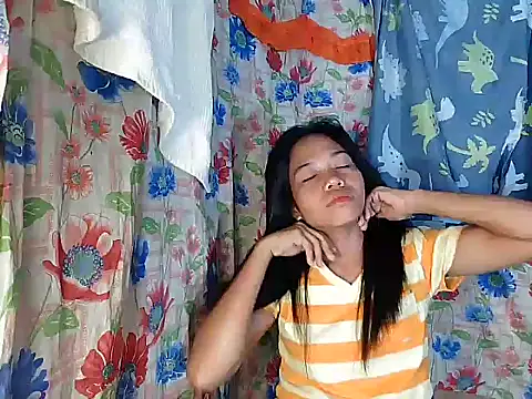 Snapshot of PinaySkinnyGirl chatting on January 7, 9:06 pm PinaySkinnyGirl online show from January 7, 9:06 pm