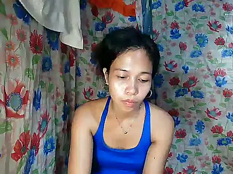 Snapshot of PinaySkinnyGirl chatting on January 19, 9:46 am PinaySkinnyGirl online show from January 19, 9:46 am