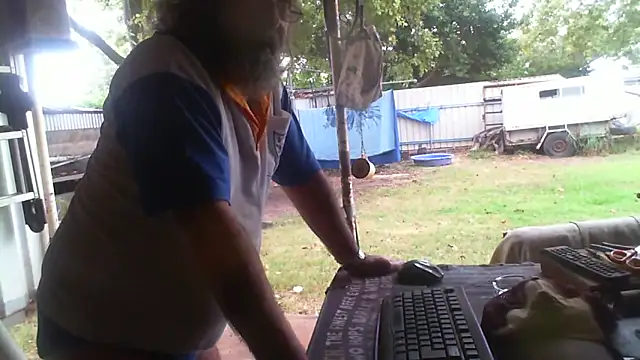 Snapshot of herbie010666 chatting on May 11, 2:50 am herbie010666 online show from May 11, 2:50 am