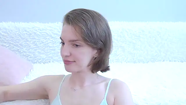 Snapshot of Beauty_Alex chatting on May 28, 1:47 am Beauty Alex online show from May 28, 1:47 am