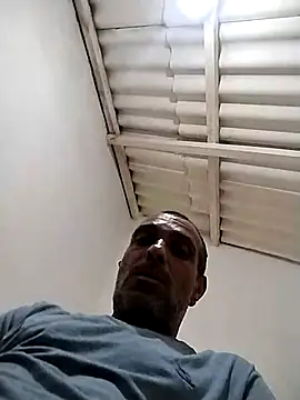 Snapshot of Henrifalcao chatting on October 15, 2:11 am Henrifalcao online show from October 15, 2:11 am