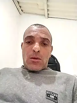 Snapshot of Henrifalcao chatting on October 25, 7:49 am Henrifalcao online show from October 25, 7:49 am