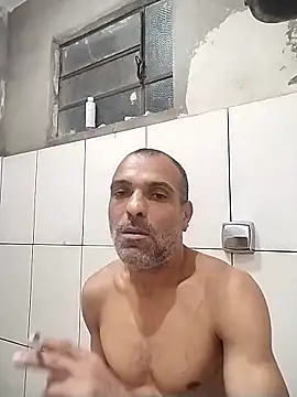 Snapshot of Henrifalcao chatting on November 2, 1:30 am Henrifalcao online show from November 2, 1:30 am