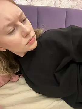 Snapshot of ConnieDaw chatting on December 11, 9:30 am ConnieDaw online show from December 11, 9:30 am