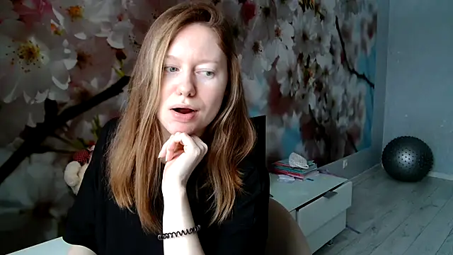 Snapshot of ConnieDaw chatting on January 19, 9:33 am ConnieDaw online show from January 19, 9:33 am