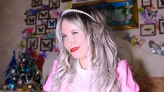 Snapshot of DirtySlut chatting on December 23, 1:03 pm DirtySlut online show from December 23, 1:03 pm