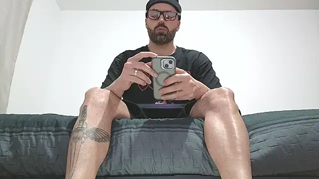 MattxFeet online show from April 14, 11:11 pm