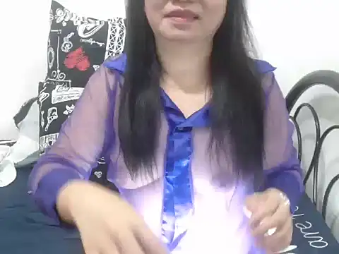 Snapshot of stacie_iris chatting on November 19, 9:04 pm stacie iris online show from November 19, 9:04 pm