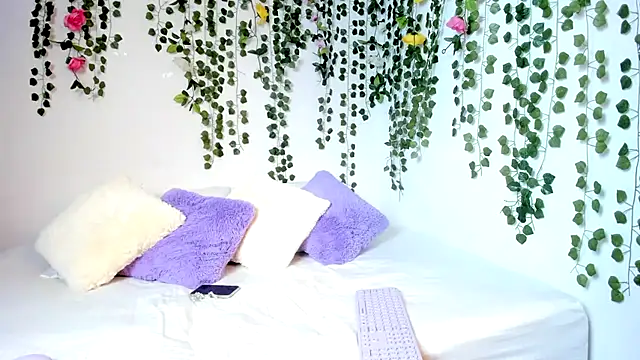 violeta milleer online show from March 8, 5:11 pm