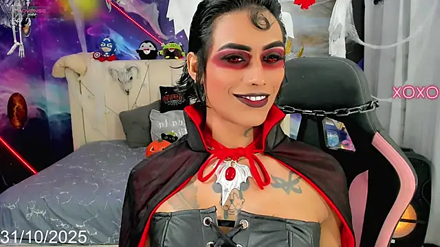 Snapshot of Nella_Dolls chatting on October 31, 10:49 am Nella Dolls online show from October 31, 10:49 am