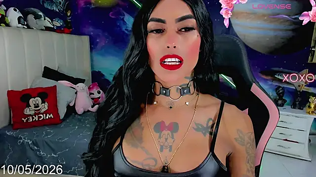 Snapshot of Nella_Dolls chatting on May 10, 8:08 am Nella Dolls online show from May 10, 8:08 am
