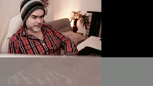 Snapshot of Sanders_White chatting on January 21, 4:37 pm Sanders White online show from January 21, 4:37 pm