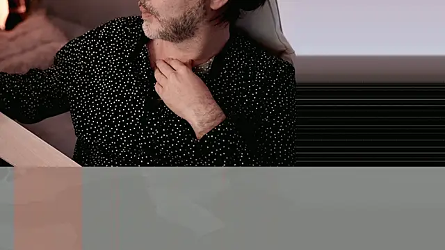 Snapshot of Sanders_White chatting on February 11, 2:35 am Sanders White online show from February 11, 2:35 am