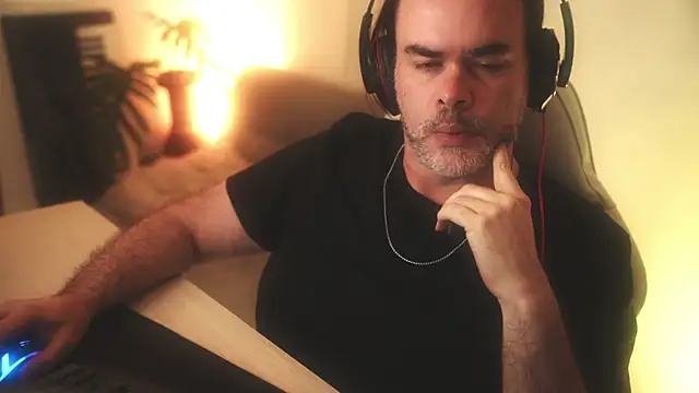 Snapshot of Sanders_White chatting on March 4, 4:06 am Sanders White online show from March 4, 4:06 am