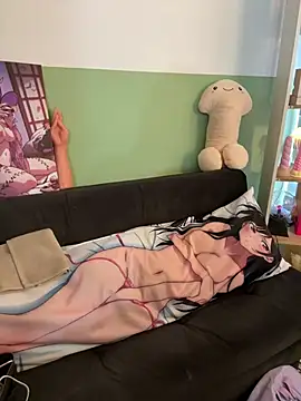 lilly sweett online show from January 18, 9:40 pm