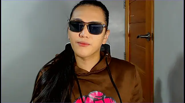 Snapshot of WONDERWOMAN2023 chatting on February 19, 2:55 am WONDERWOMAN2023 online show from February 19, 2:55 am