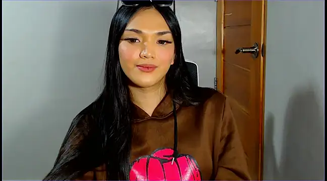 Snapshot of WONDERWOMAN2023 chatting on March 20, 7:46 pm WONDERWOMAN2023 online show from March 20, 7:46 pm