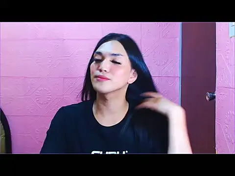 Snapshot of WONDERWOMAN2023 chatting on October 3, 6:05 pm WONDERWOMAN2023 online show from October 3, 6:05 pm