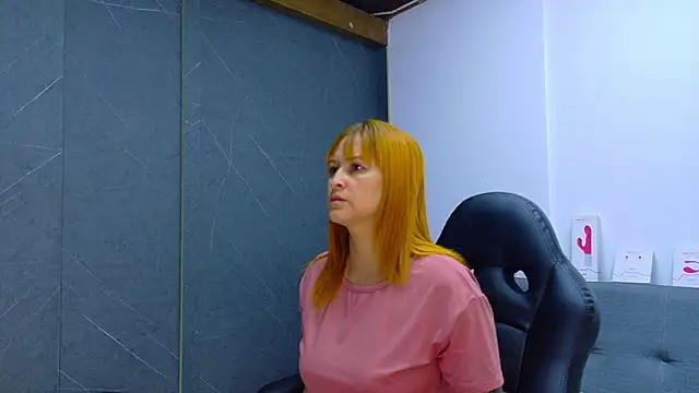 Britney taylor  online show from February 2, 7:01 pm