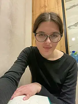 little belucci online show from February 6, 4:03 pm