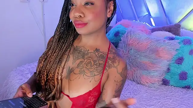 tarawilsonn online show from December 5, 8:44 pm