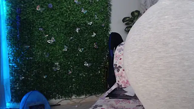 Snapshot of valquiria_sirgun chatting on June 5, 12:00 pm valquiria sirgun online show from June 5, 12:00 pm