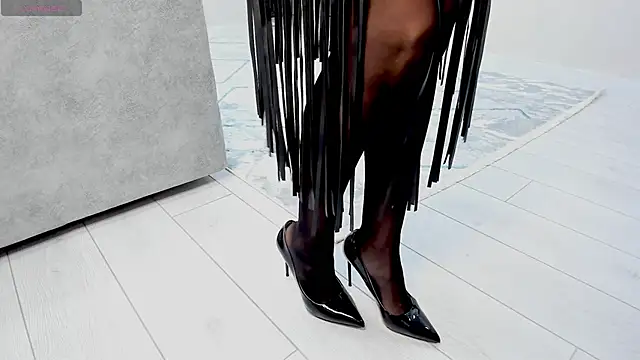 Snapshot of HotyPlays chatting on December 14, 12:23 pm HotyPlays online show from December 14, 12:23 pm