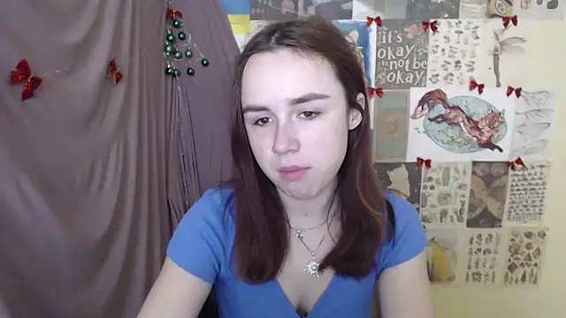 VeryVeryVeryShy  online show from December 15, 6:50 am