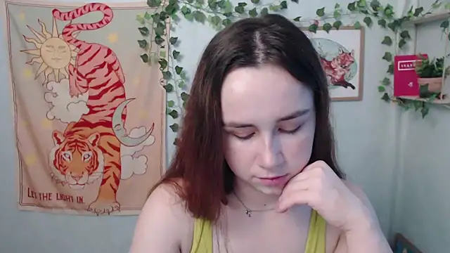 Snapshot of VeryVeryVeryShy_ chatting on June 11, 5:38 am VeryVeryVeryShy online show from June 11, 5:38 am