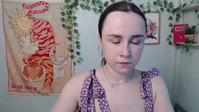 Snapshot of VeryVeryVeryShy_ chatting on June 22, 5:48 am VeryVeryVeryShy online show from June 22, 5:48 am