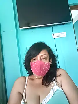 Snapshot of love_suman chatting on February 18, 10:27 am love suman online show from February 18, 10:27 am