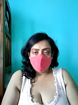Snapshot of love_suman chatting on February 24, 5:43 am love suman online show from February 24, 5:43 am