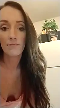 Snapshot of goddessnathalie1 chatting on December 10, 9:23 am goddessnathalie1 online show from December 10, 9:23 am