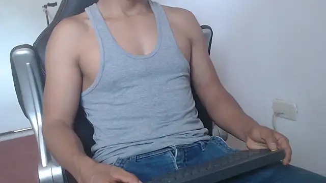 Snapshot of sexatlexx chatting on January 11, 2:25 pm sexatlexx online show from January 11, 2:25 pm