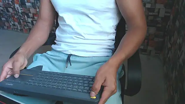 Snapshot of sexatlexx chatting on October 2, 4:25 pm sexatlexx online show from October 2, 4:25 pm