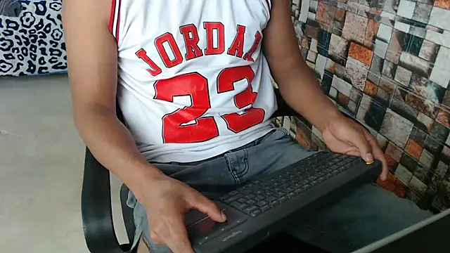 Snapshot of sexatlexx chatting on November 6, 9:05 pm sexatlexx online show from November 6, 9:05 pm