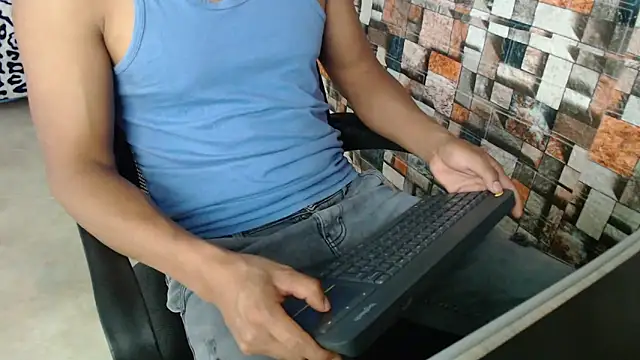 Snapshot of sexatlexx chatting on November 13, 9:14 pm sexatlexx online show from November 13, 9:14 pm