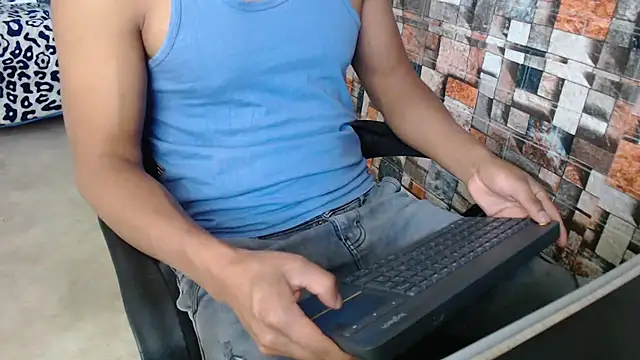 Snapshot of sexatlexx chatting on November 16, 3:06 pm sexatlexx online show from November 16, 3:06 pm