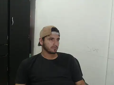 Snapshot of kylian_07 chatting on November 5, 2:22 am kylian 07 online show from November 5, 2:22 am