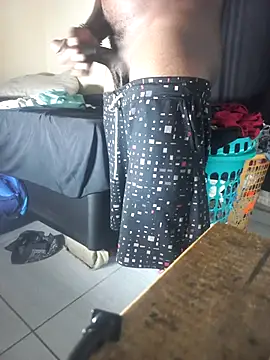 Snapshot of BigBlacBoyD chatting on February 11, 9:42 pm BigBlacBoyD online show from February 11, 9:42 pm