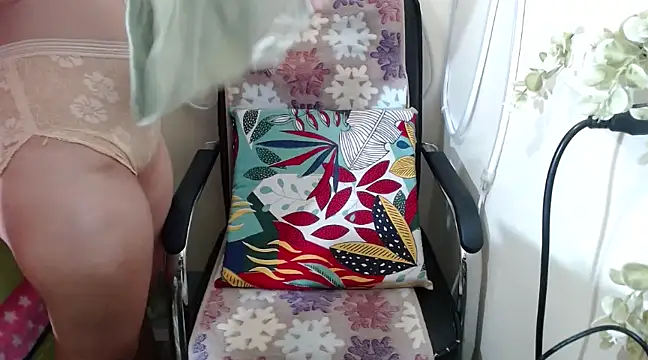 Snapshot of Skinny_regie99xxx chatting on February 26, 11:48 pm Skinny regie99xxx online show from February 26, 11:48 pm