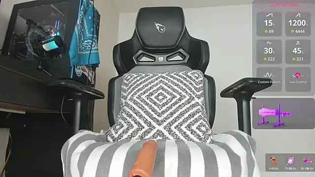 Snapshot of Redjina_Angel chatting on September 22, 1:24 pm Redjina Angel online show from September 22, 1:24 pm